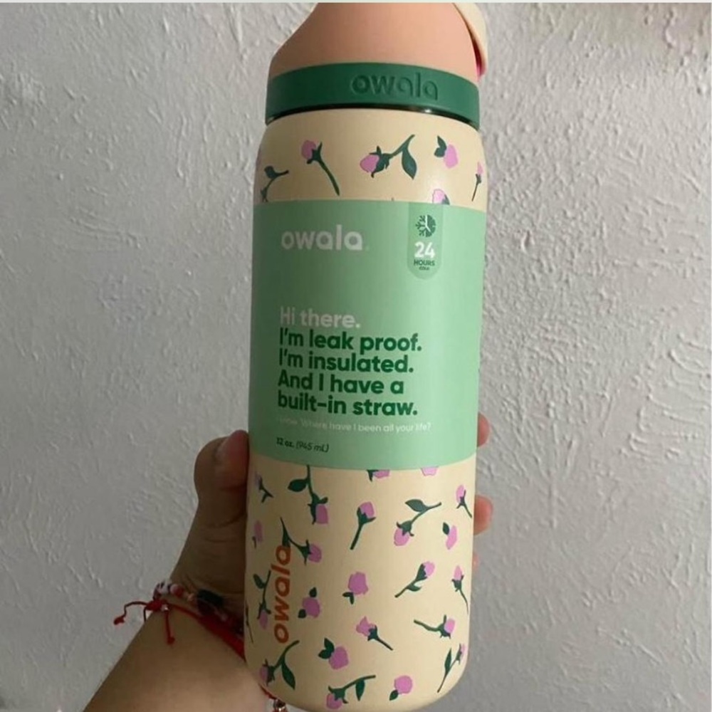Owala UO Exclusive FreeSip 32 oz Water Bottle